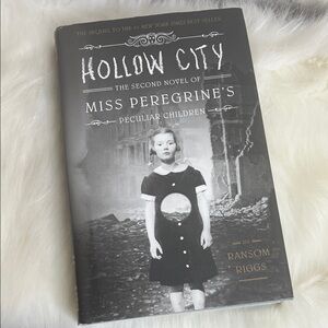 Hollow City by - Black and White Hardcover